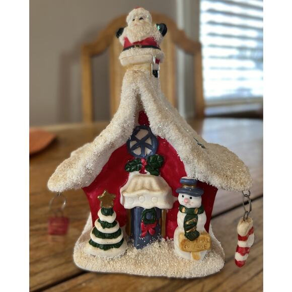 K's Collection 6" height and 4" length Christmas Winter House. - Picture 1 of 5